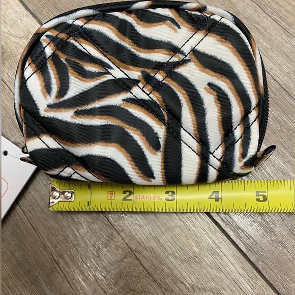 Lug Stash zip pouch - Picture 3 of 6